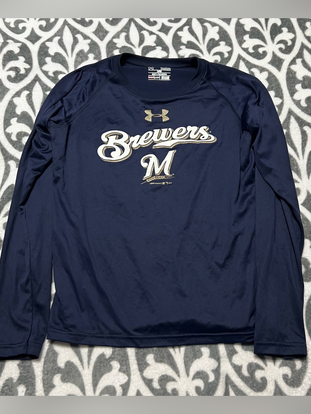 Under Armour HeatGear Loose Milwaukee Brewers Youth Long Sleeve Athletic Shirt